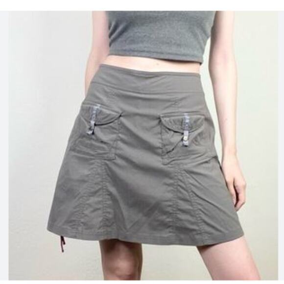 Title Nine Trail Mix Grey Outdoorsy Athletic Side Zip Cargo Skort Skirt 8 - Picture 1 of 10